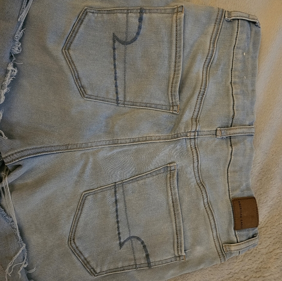 Women's Size 10 American Eagle Jean Shorts in Excellent Condition - 2 Pairs. - Picture 5 of 7